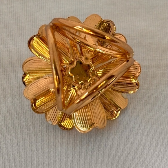 Floral Pearl Scarf Ring - Picture 11 of 14